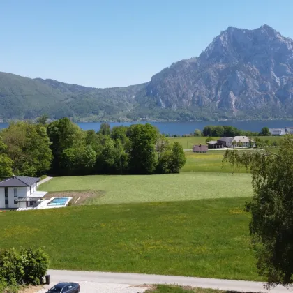 Prestige-Grundstück mit Traunsee-Panorama und Studie für eine Luxusvilla - Bild 3