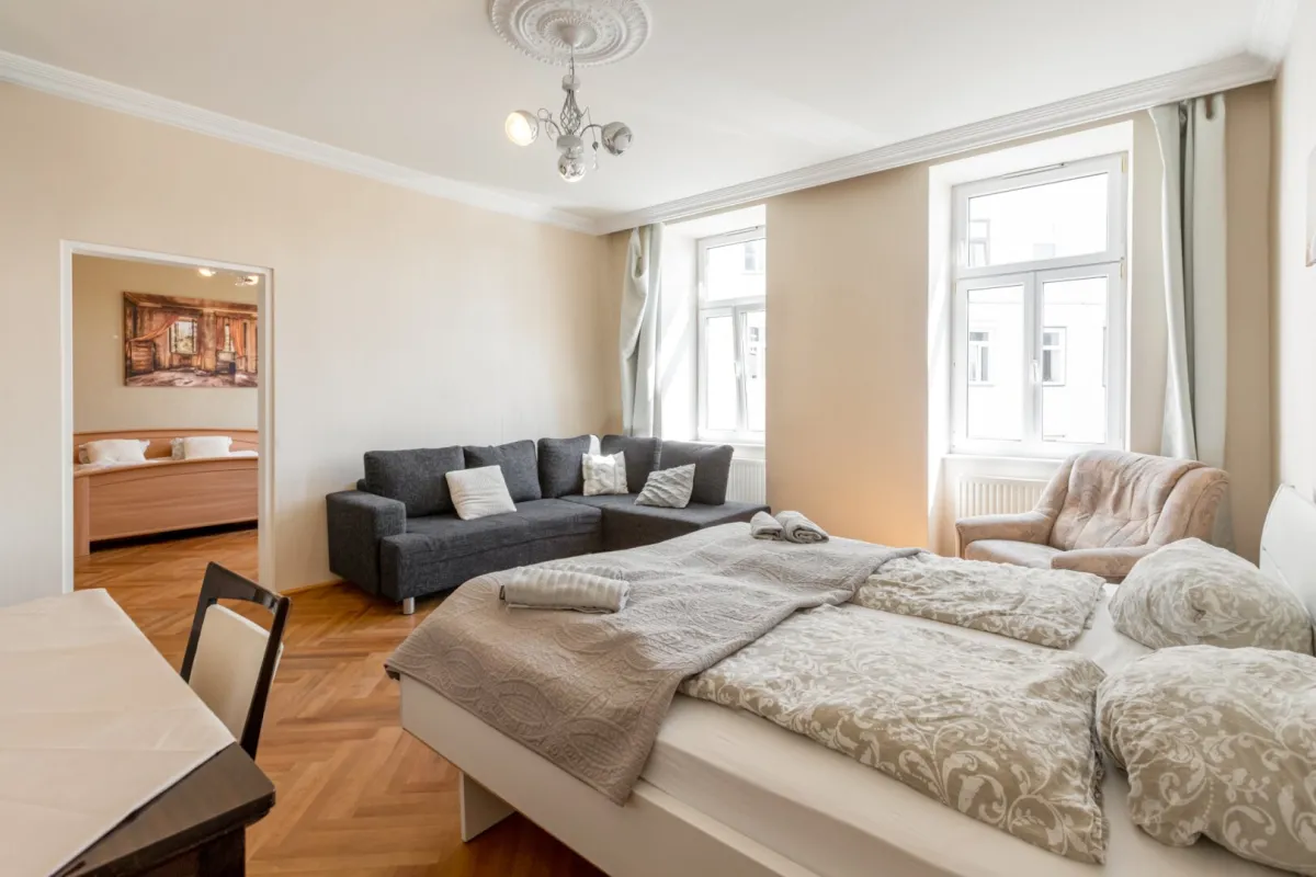 3-Zi.-Altbauwohnung mit zukünftiger Terrasse! SELTENHEIT! - Bild 1