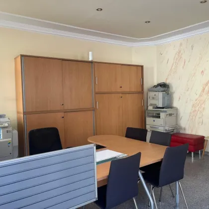 Toßgasse - repräsentatives Altbaubüro mit Straßeneingang zu vermieten - Bild 2