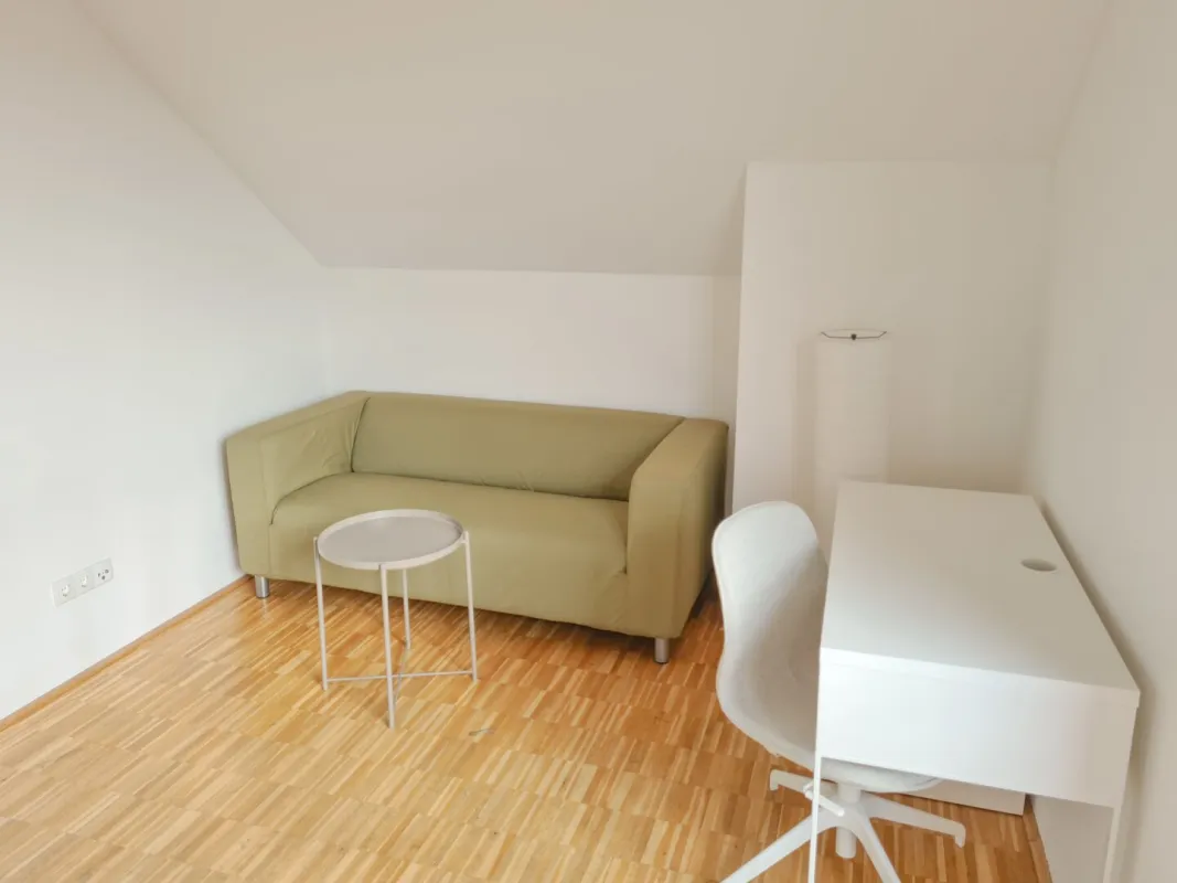Wals: Möbliertes WG-Zimmer im Dachgeschoss, Top 4/3 - Bild 1