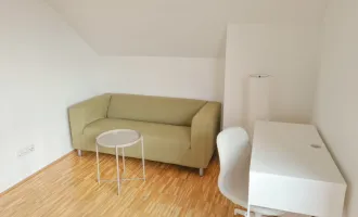 Wals: Möbliertes WG-Zimmer im Dachgeschoss, Top 4/3