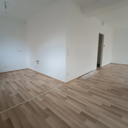 Unbefristete 2-Zimmer-Wohnung mit Eigengarten! Gefördert! - Bild 2