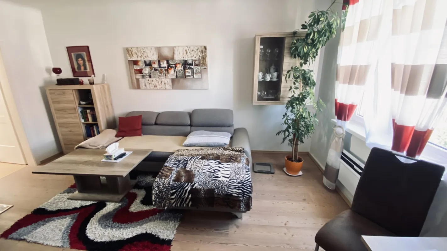 Günstige Dreizimmerwohnung in zentraler Lage - Bild 1