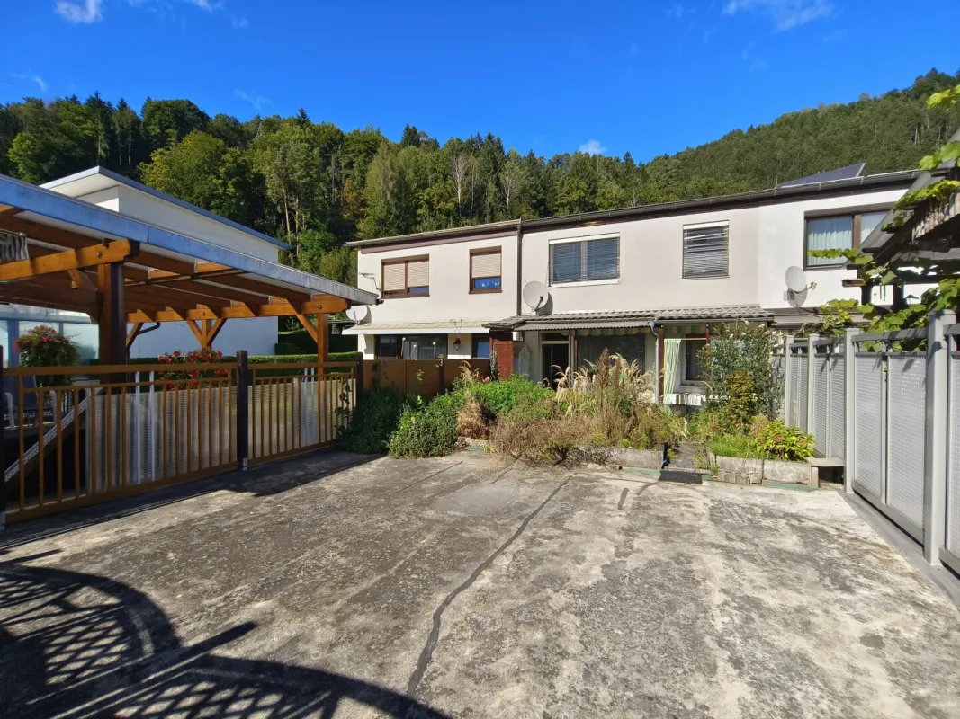 Reihenhaus mit sonniger Terrasse und Doppelgarage in Kapfenberg-Redfeld - Bild 1