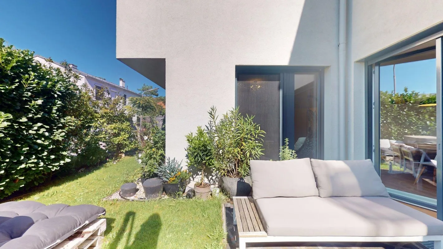 Stilvolles Eckreihenhaus mit Garage & hochwertiger Ausstattung - Bild 1