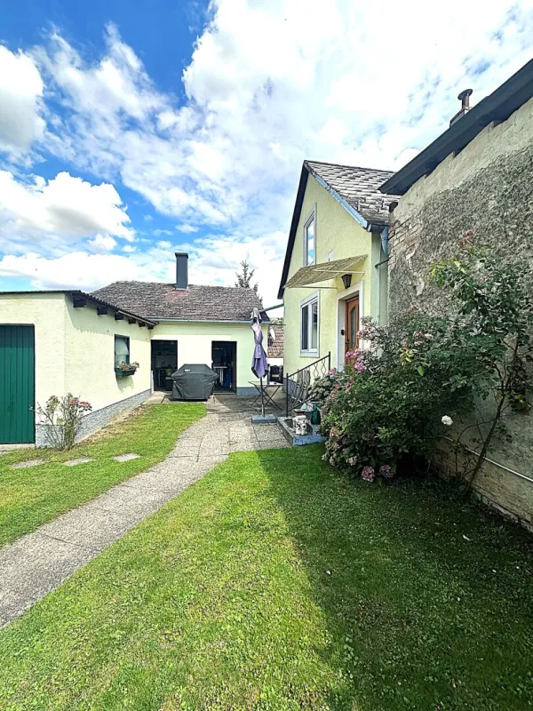 Idylle trifft Stadtnähe – Ihr Eigenheim im Weinviertel 81m² Wohnfläche mit Ausbaupotential und 270m² Grundstück - Bild 1