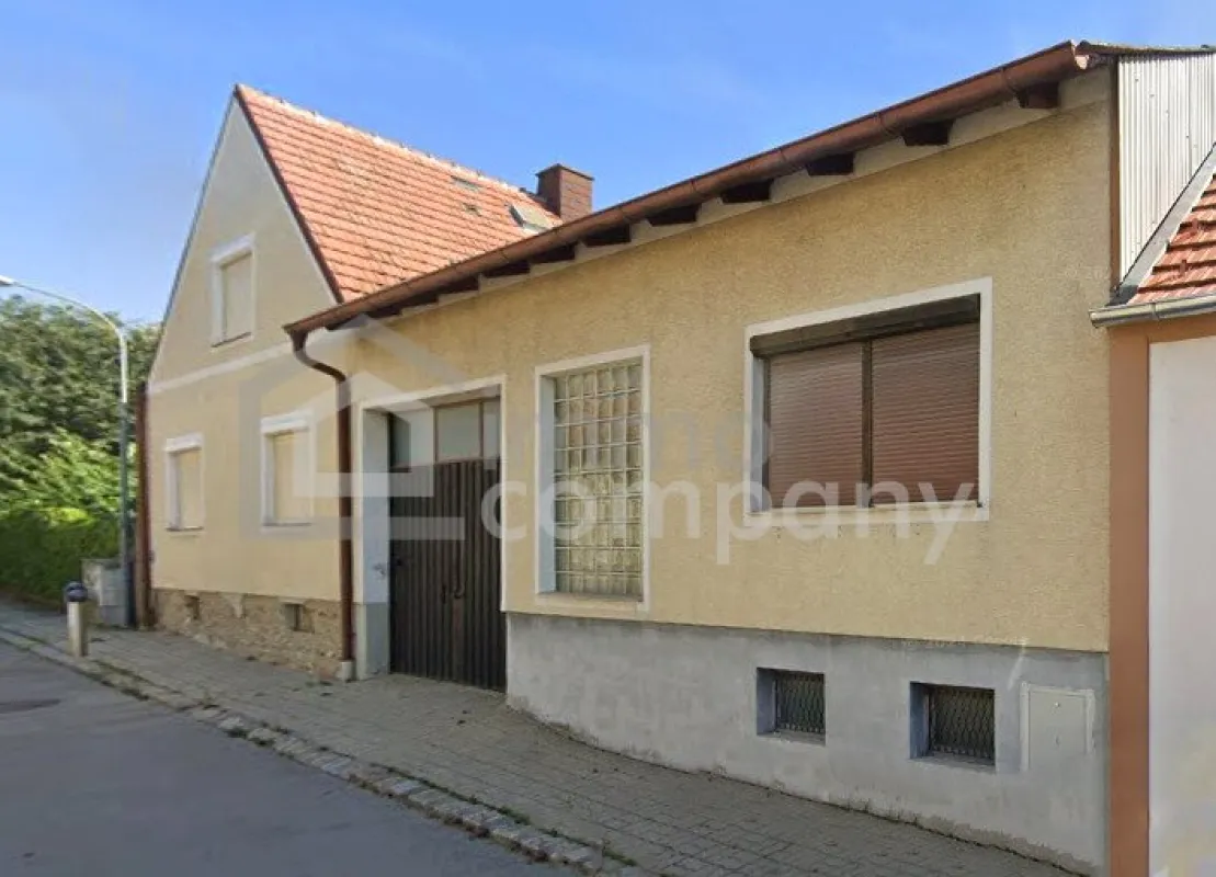 Großzügiges Mehrfamilienhaus in Jois: 7 Zimmer, 203 m² für 320.000 €! - Bild 1