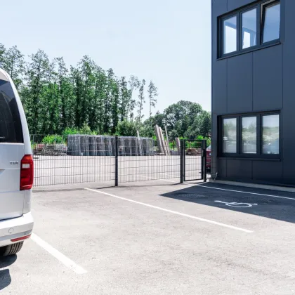 Werkstatt-Halle + Büro im Nebengebäude in Buchkirchen zu mieten- Parkplätze vorhanden! - Bild 3