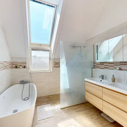 Ihre neue Traumwohnung mit großzügiger Dachterrasse plus 2 Autoplätze zu erwerben - Bild 2
