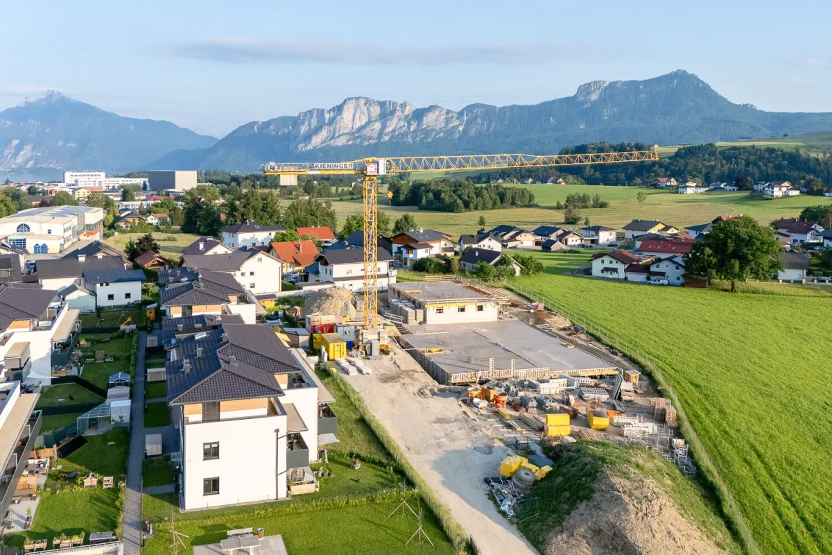 BAUSTART ERFOLGT! Exklusive 3 Zi. Wohnung mit großem Sonnenbalkon, Mondsee im BAURECHTOBJEKT - PROVISIONSFREI - Bild 1