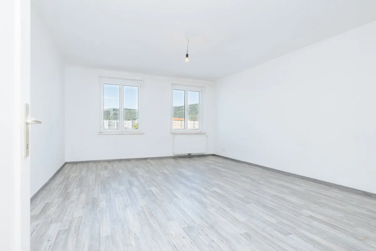 PROVISIONSFREI I RENOVIERT I ELEGANTE DUSCHE I EXKLUSIVE EINBAUKÜCHE I NÄHE ZUM BAHNHOF I TIERFREUNDLICH I ZEITGEMÄSS WOHNEN I OPTIMALE RAUMAUFTEILUNG I PROJEKT WOHNEN I - Bild 1