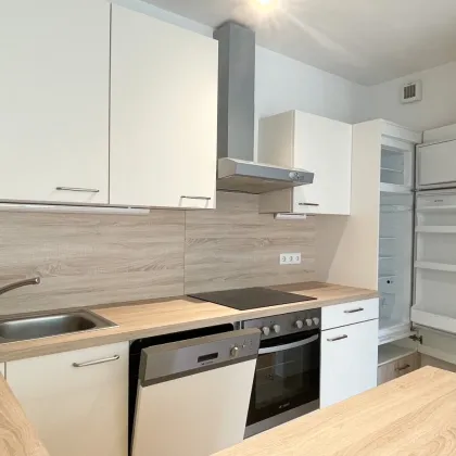 Wunderschöne 3-Zimmer Wohnung mit eigenem Parkplatz direkt vor der Türe - Bild 3