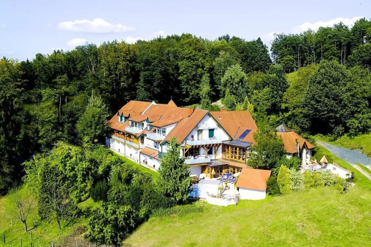 18-Zimmer Hotel GARNI in 8282 Bad Loipersdorf - Bild 1