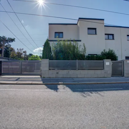 Neuwertiges Traumhaus in 1220 Wien: 6 Zimmer, Garten, Balkon, Terrasse – jetzt zuschlagen! - Bild 2