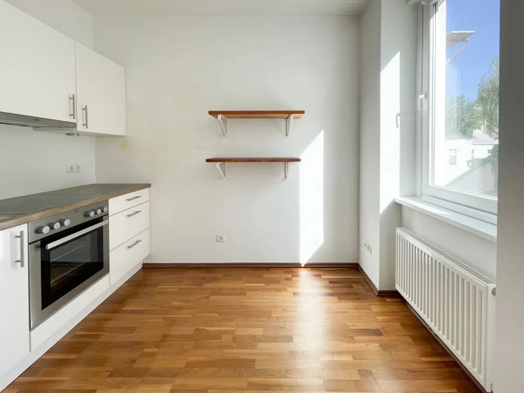 NÄHE LORENZ-BAYER-PARK: attraktive Altbauwohnung mit separater Küche - Bild 1