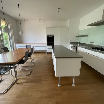 Außergewöhnliche Dachgeschoßwohnung in charmanter Lage - Bild 2