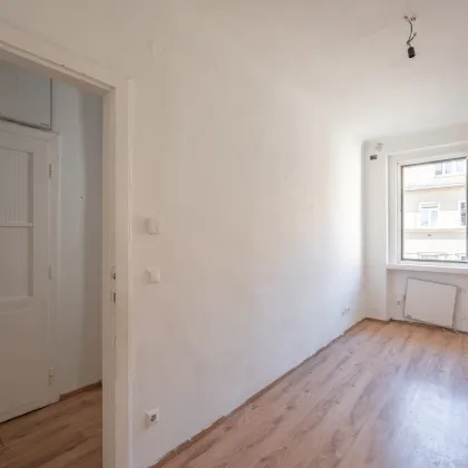 ++NEU++ 2-Zimmer Altbau-Wohnung zum Sanieren – entfalten Sie Ihr Wohntraum-Potenzial! - Bild 3