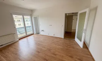 Helle Wohnung mit Balkon