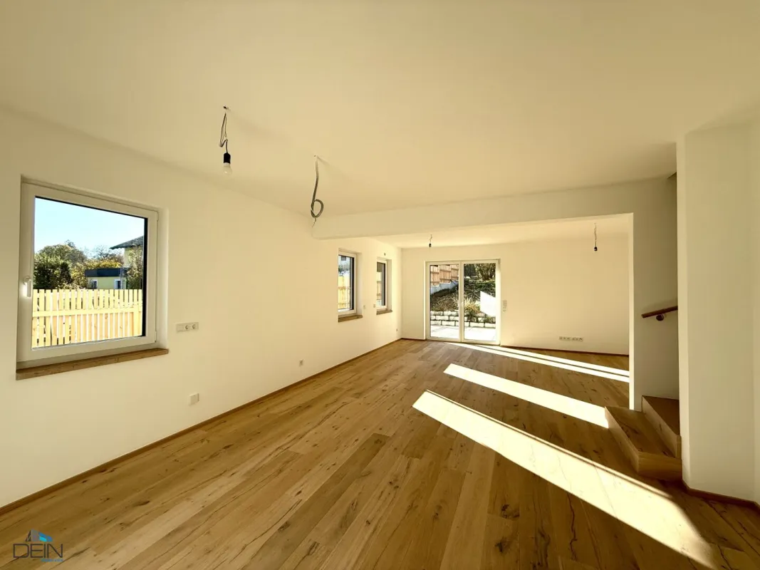 PREISREDUKTION! TRAUMHAFTE 6 ZIMMER DOPPELHAUSHÄLFTE MIT EIGENGARTEN IN TRAUMHAFTER LAGE! - Bild 1