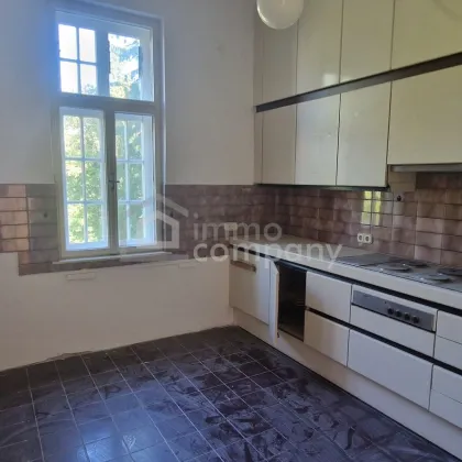 Sanierungsbedürftiges Villenprojekt im Gersthofer Cottage - Bild 3