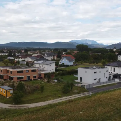 Den Traum eines eigenen Hauses einen weiteren Schritt näher kommen -  Eckrundstück in ruhiger Lage mit Grünblick - Bild 3