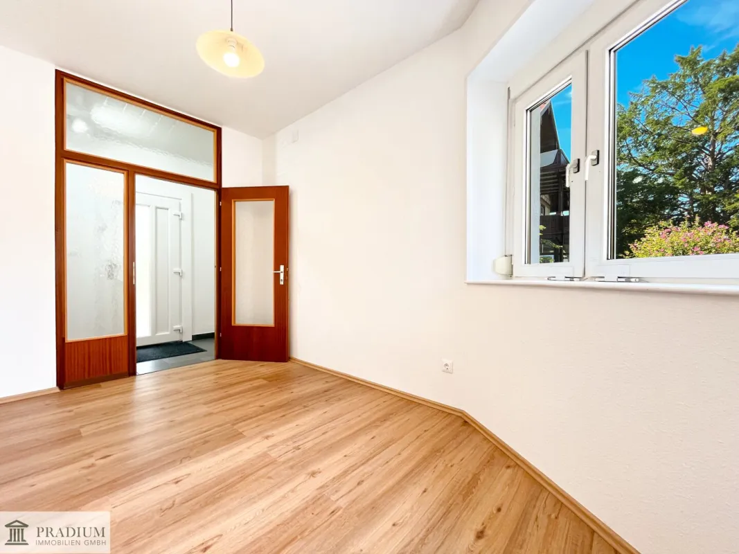 Attraktive 2-Zimmer-Wohnung in Top-Lage von Bad Vöslau – generalsaniert 2025 - Bild 1