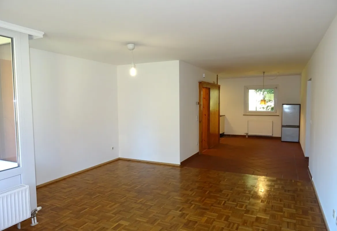 Sonnendurchflutete 4-Zimmerwohnung mit großzügiger Loggia in Salzburg-Gnigl - Bild 1