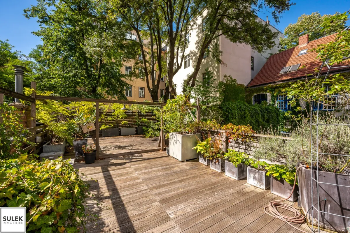 Rarität in der Wehrgasse: großzügige, sanierte Altbauwohnung mit Terrasse ab 01/26 unbefristet mieten! - Bild 1