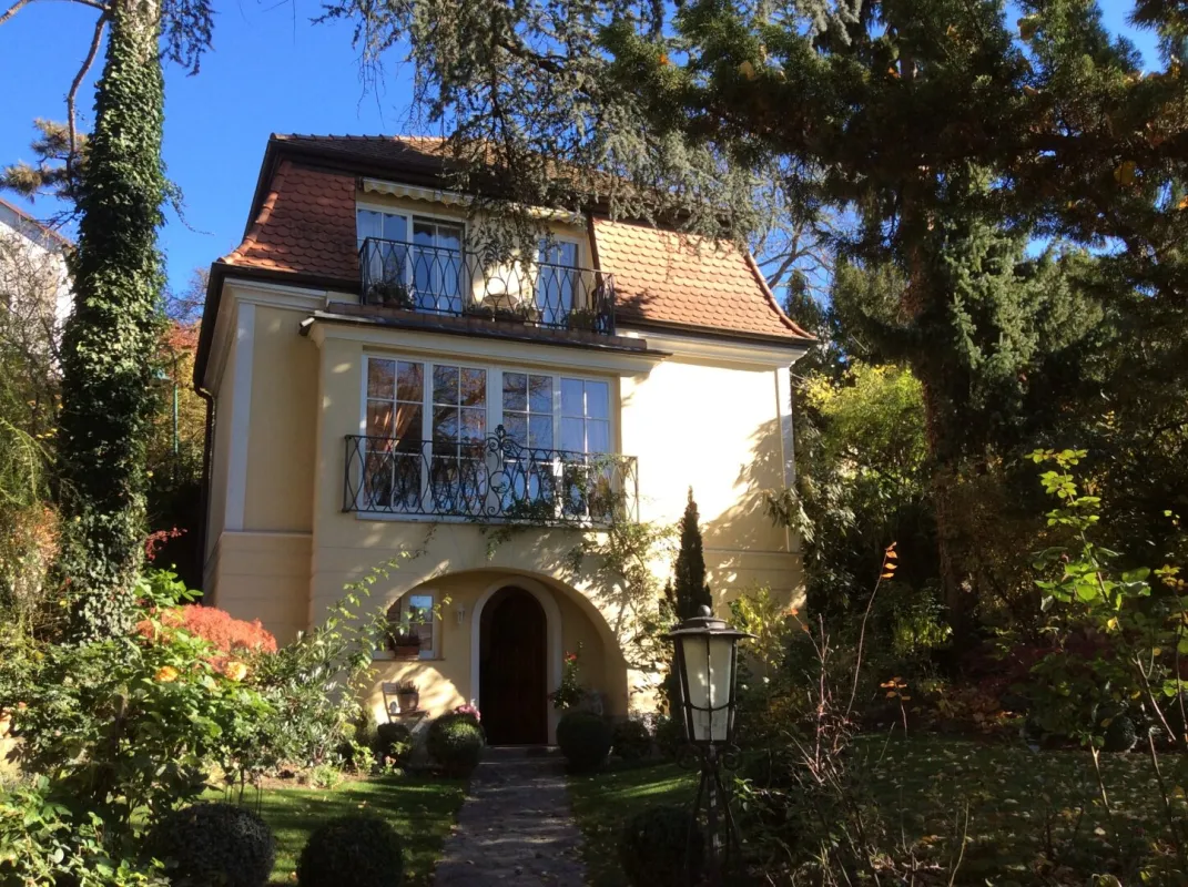 Einzigartige Rarität: Idyllisches Einfamilienhaus in ruhiger Zentrumslage - Bild 1