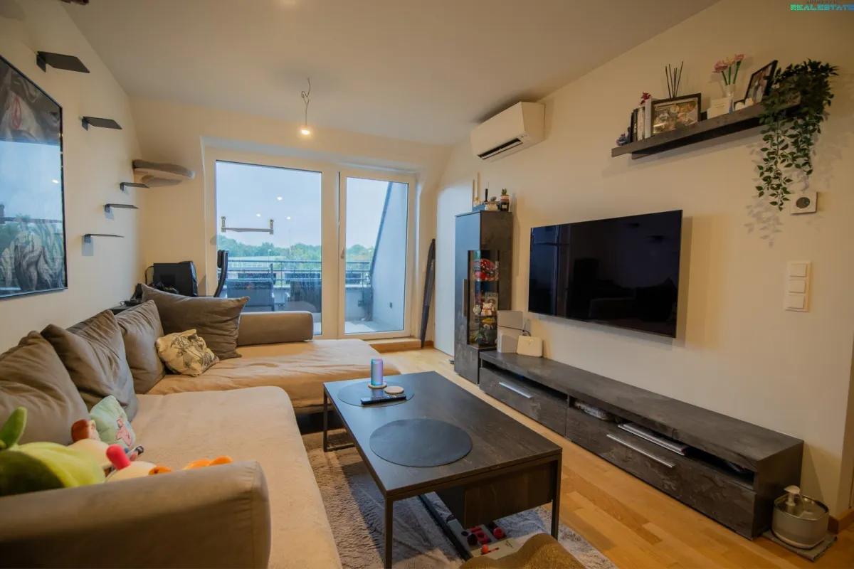 Pärchenhit in Fußnähe zur Neuen Donau - Bild 1