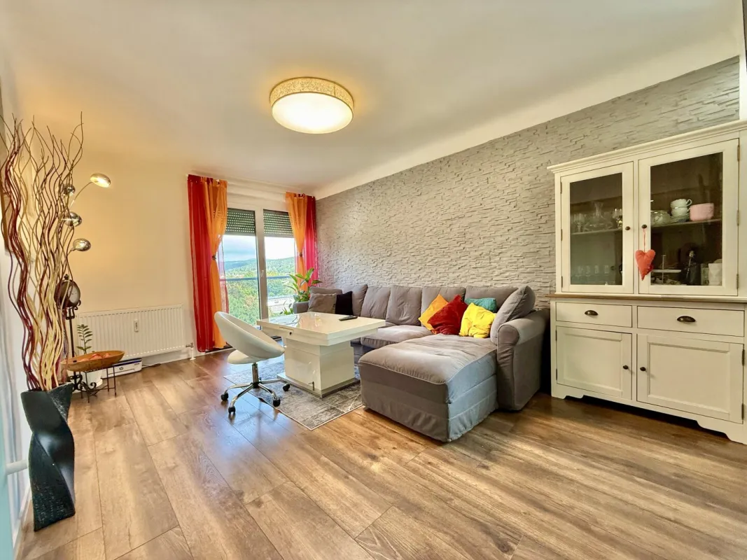 STILVOLLE Wohnung in Berndorf - 3 Zimmer - ca. 67m² WFL - Küche - 6.Liftstock - Keller - Bild 1