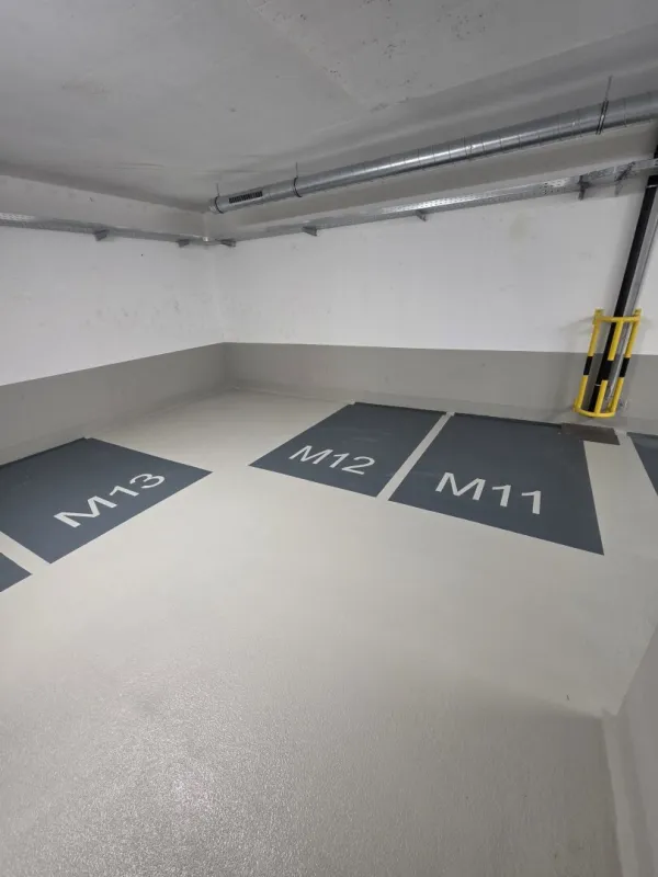 XL-Motorrad-Stellplatz im Hochhaus Grünblick | U2 Stadion | Provisionsfrei - Bild 1