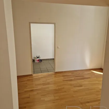 DB IMMOBILIEN | Top saniertes, vermietetes Geschäftslokal mit großem (nicht vermieteten) Gewölbekeller zu kaufen! zB Café oder Restaurant im Keller möglich! - Bild 2