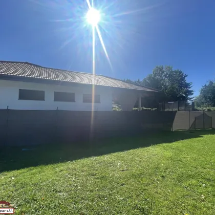 Neuwertiger Bungalow in unschlagbarer Lage, zentral, umgeben von Grünland in Bachnähe! - Bild 2
