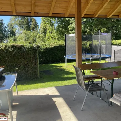 Neuwertiger Bungalow in unschlagbarer Lage, zentral, umgeben von Grünland in Bachnähe! - Bild 3