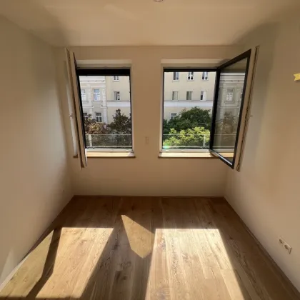 *Superprojekt: "Über den Baumwipfeln" Top 43  Erstklassige 3-Zimmer Wohnung mit Blick auf die Kastanienbäume + Balkon - Bild 2