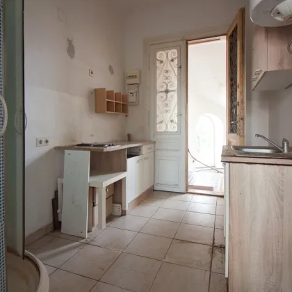 Sanierungsbedürftige Garconniere | ruhige Wohngegend  | 4. Stock mit Lift - Bild 2