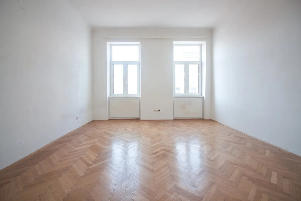 Sanierungsbedürftige Garconniere | ruhige Wohngegend  | 4. Stock mit Lift - Bild 1