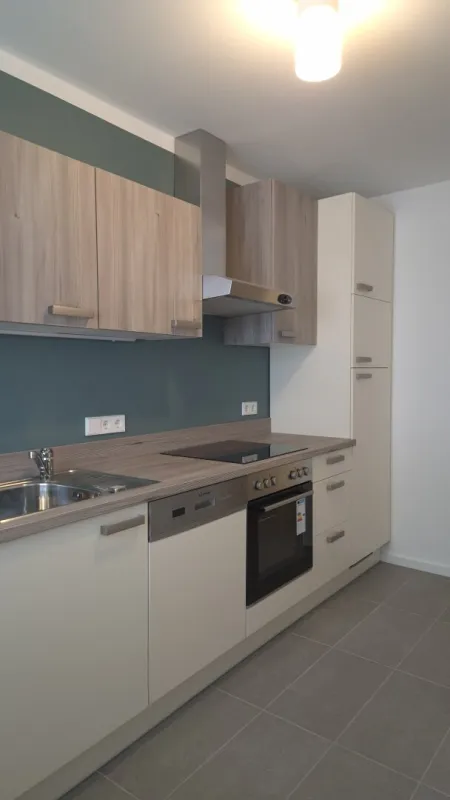 * WG geeignet * perfekte Starter / Paarwohnung * 2 Zimmer * saniert * - Bild 1