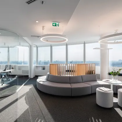 Arbeiten mit Aussicht im Millenniumtower - Bild 3