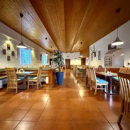 Vielseitige Liegenschaft mit Gastrobetrieb, Wohnung & großem Bauland - Bild 2