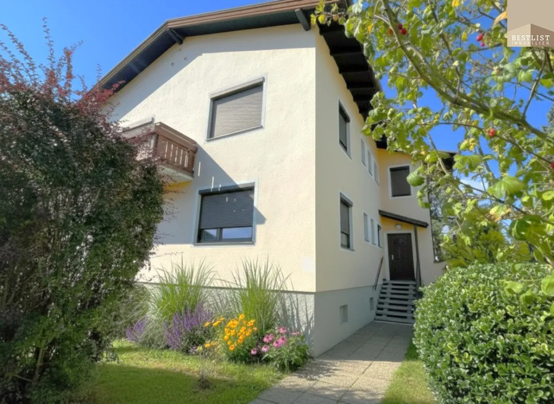 7 Zimmer Haus in Gainfarn - innen mit Renovierungsbedarf - Bild 1