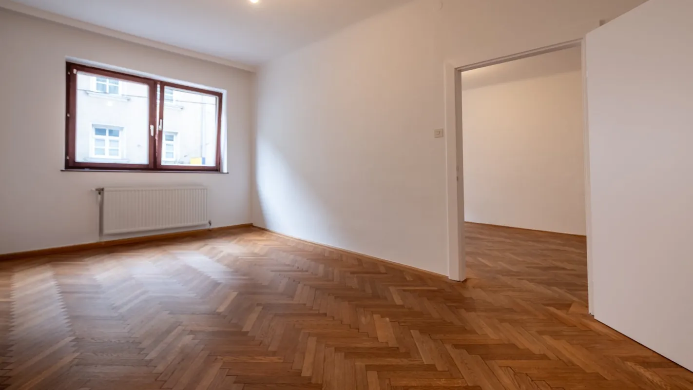 LINZ INNENSTADT. WOHNUNG IN UNMITTELBARER NÄHE ZUR LANDSTRASSE. - Bild 1