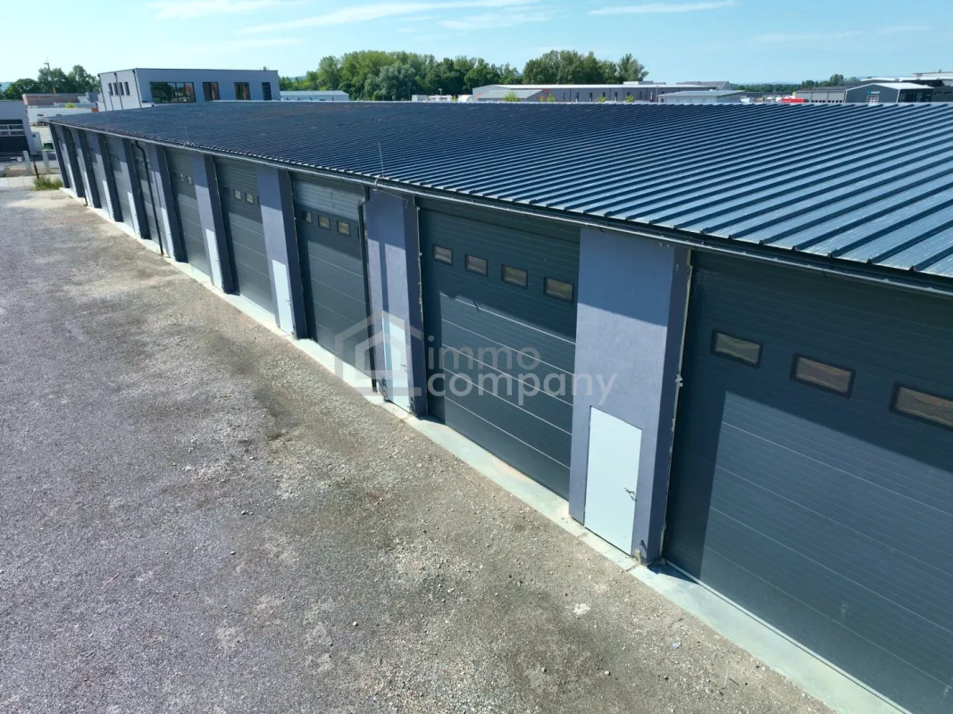 Vermiete Lagerhallenkomplex mit 5 Lagerhallen in Unterwaltersdorf zu verkaufen - 1.800m² Nutzfläche - Bild 1