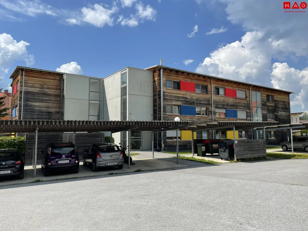 Eigenheim mit traumhaftem Ausblick, 3 Zimmer, große Loggia, Carport, zentrumsnah! - Bild 1