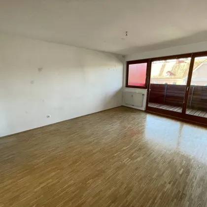 Eigenheim mit traumhaftem Ausblick, 3 Zimmer, große Loggia, Carport, zentrumsnah! - Bild 2