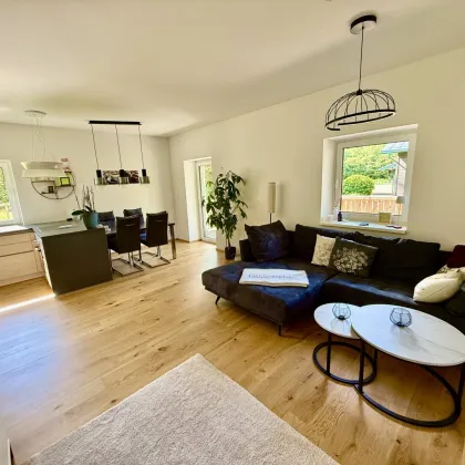 Traumhafte Erdgeschosswohnung mit Hochkogelblick in Ebensee – Vollrenoviert mit Garten & Terrasse! - Bild 2