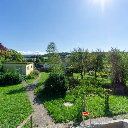 Sonnig wohnen, naturverbunden leben: Traumgarten, Schwimmteich, PV-Anlage - Bild 2