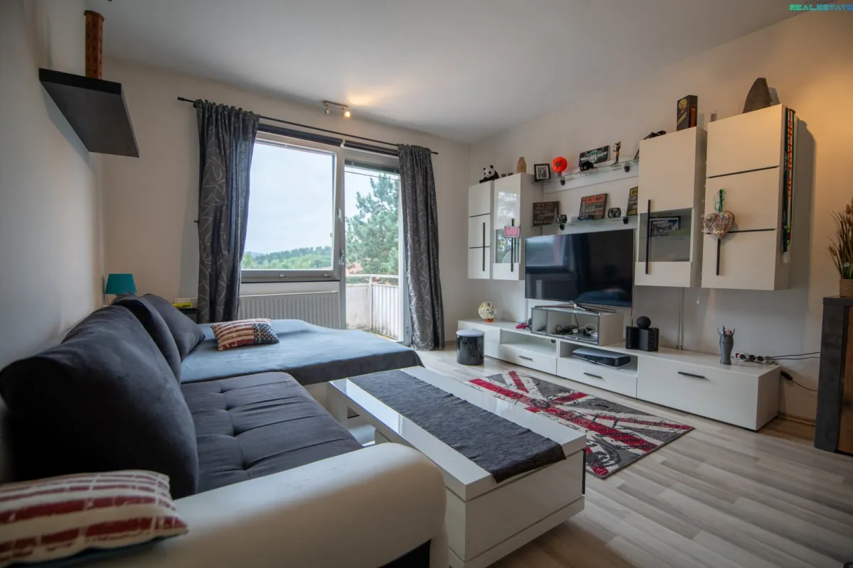 3-Zimmer-Wohnung mit Balkon und Grünblick in ruhiger Lage – Pottenstein - Bild 1
