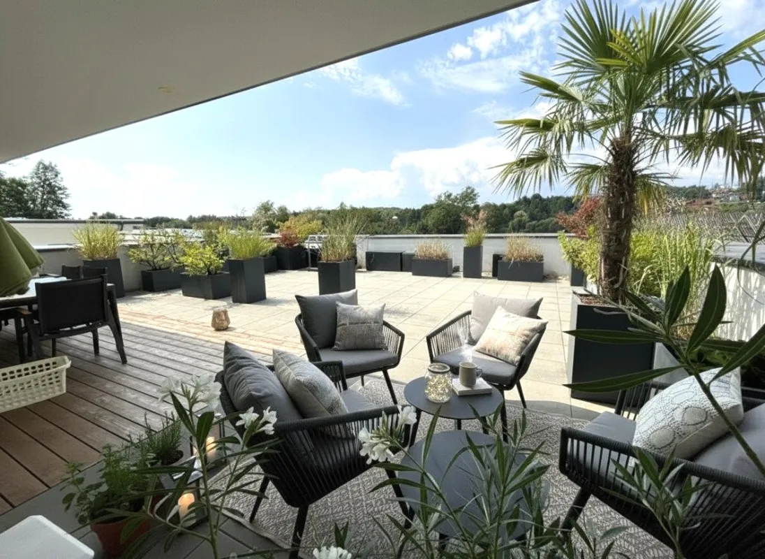 Premstätten - Exklusives,  Penthouse mit traumhafter uneinsichtiger 92 m² Terrasse und zwei überdachten Stellplätzen! - Bild 1